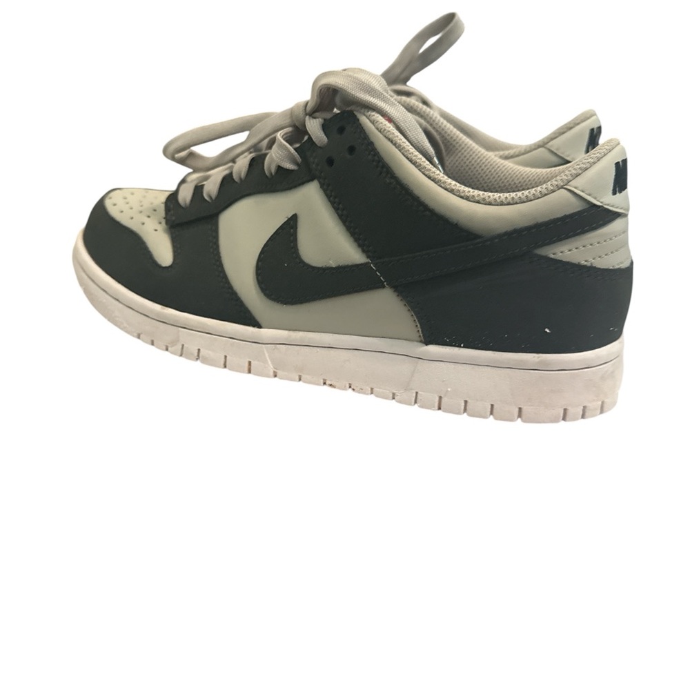 Nike Kids Court Borough 6.5Y Black Gray Sneakers Low Tops Lace Up